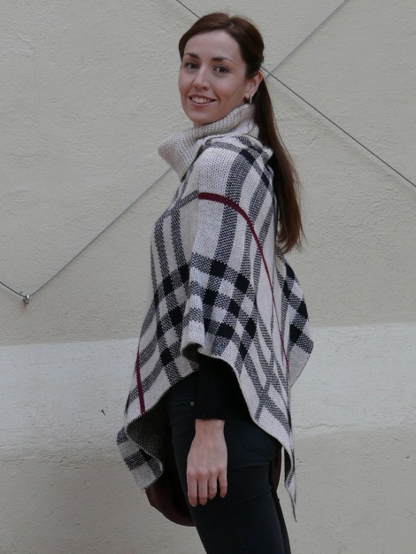 look poncho 7